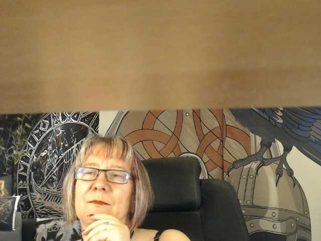 90dTitten's BongaCams show and profile