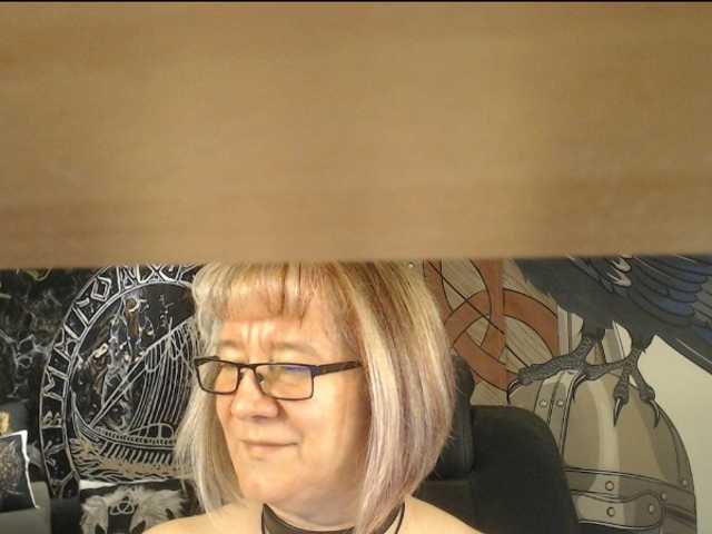 90dTitten's BongaCams show and profile