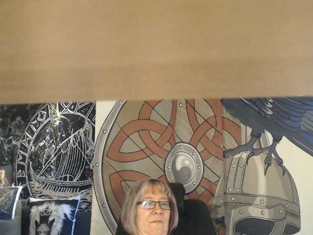 90dTitten's BongaCams show and profile