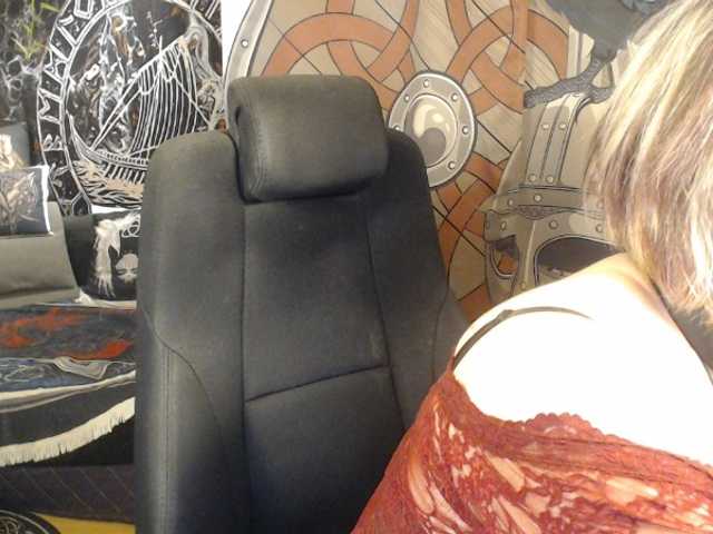90dTitten's BongaCams show and profile
