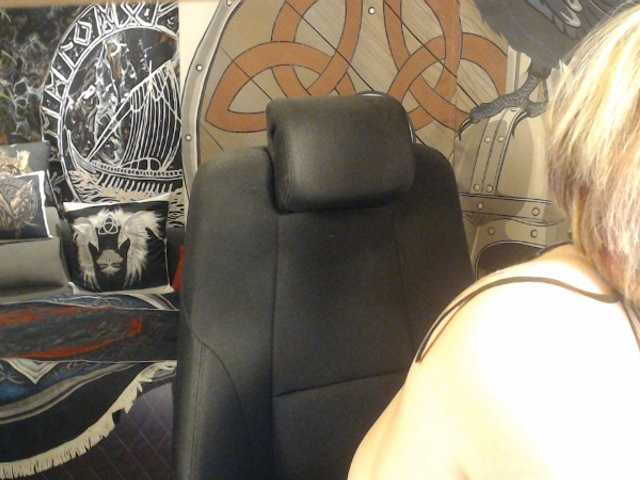 90dTitten's BongaCams show and profile