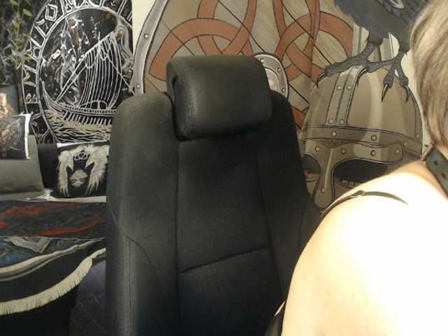 90dTitten's BongaCams show and profile