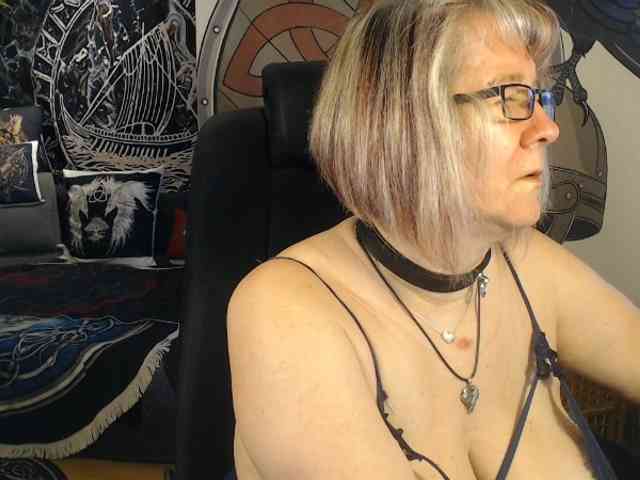 90dTitten webcam
