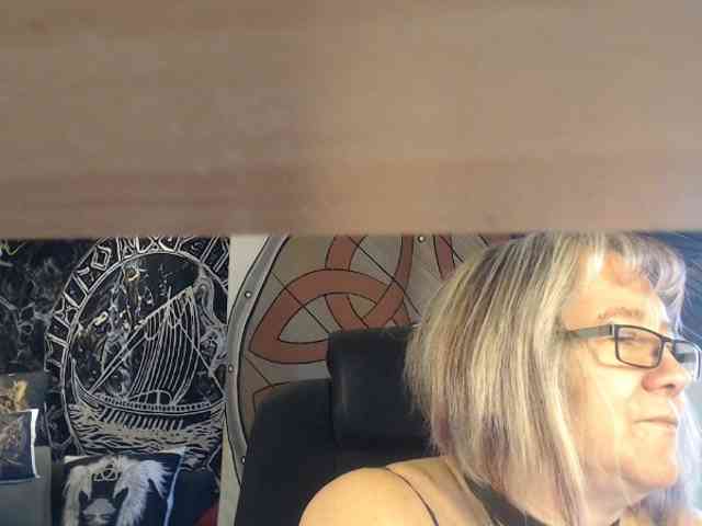 90dTitten webcam