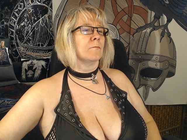 90dTitten webcam