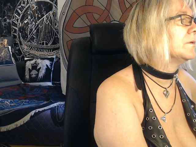 90dTitten webcam