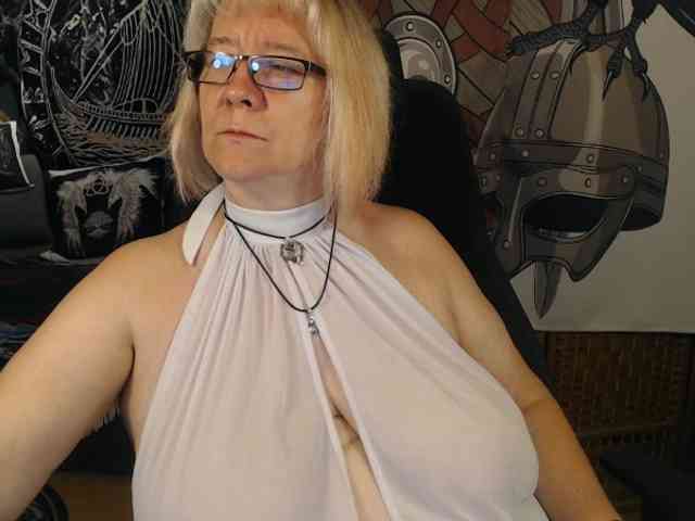 90dTitten webcam