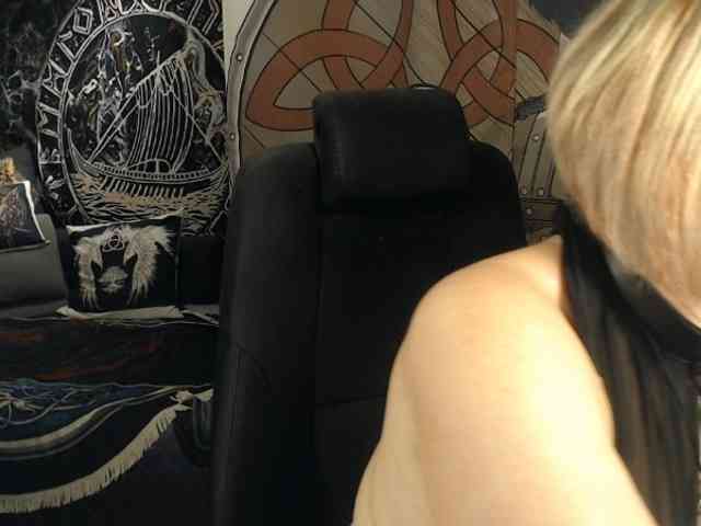 90dTitten webcam