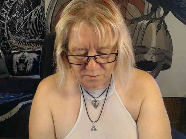 90dTitten webcam