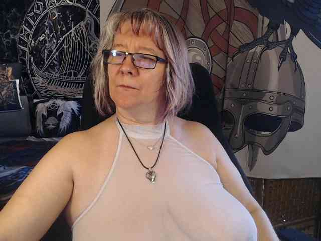 90dTitten webcam