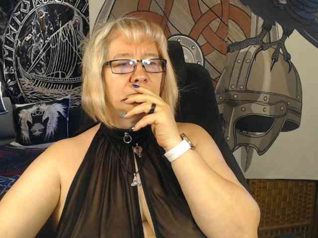 90dTitten webcam