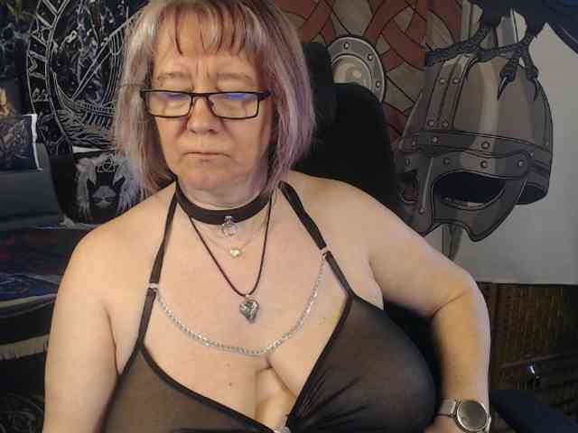 90dTitten webcam