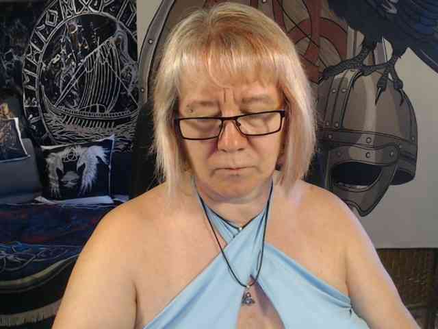 90dTitten webcam