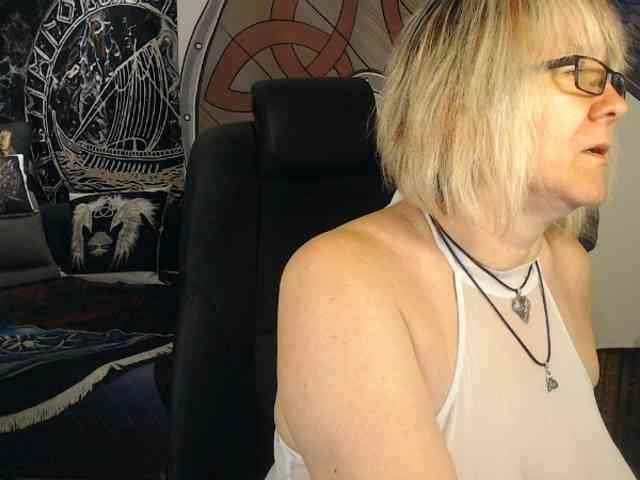 90dTitten webcam