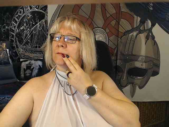 90dTitten webcam
