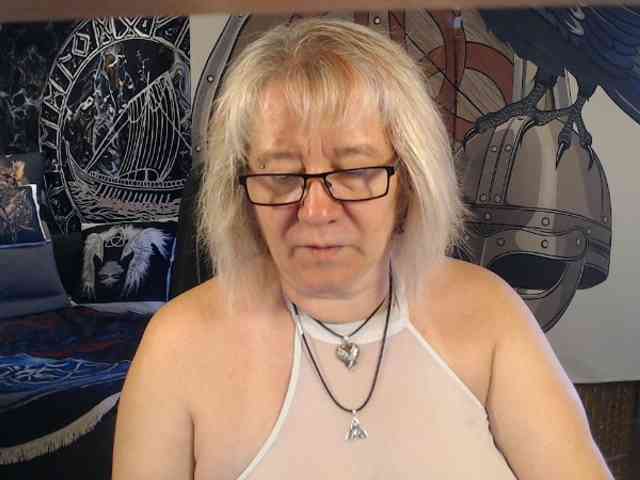 90dTitten webcam