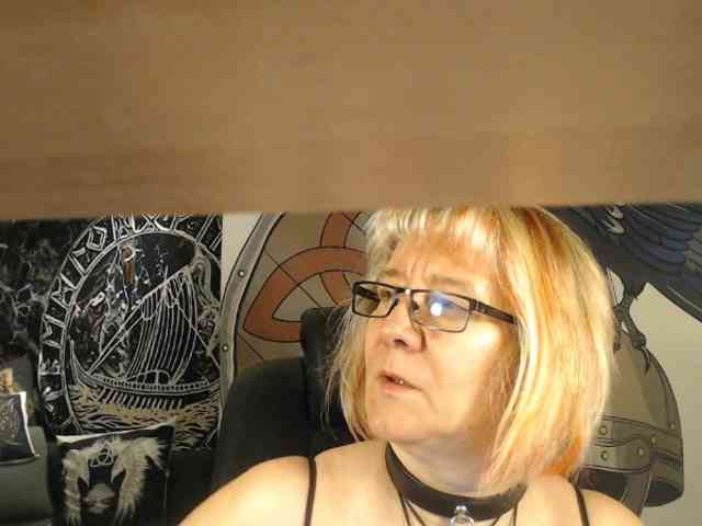 90dTitten webcam
