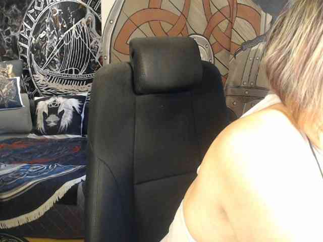 90dTitten webcam