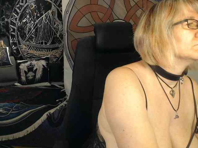 90dTitten webcam