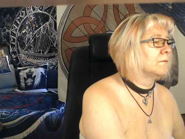 90dTitten webcam