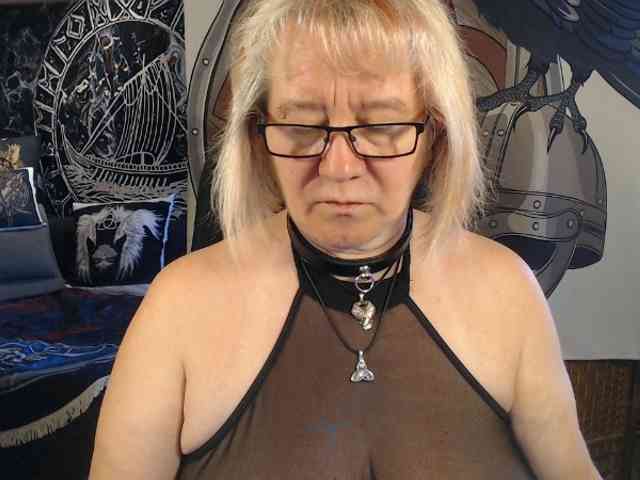 90dTitten webcam