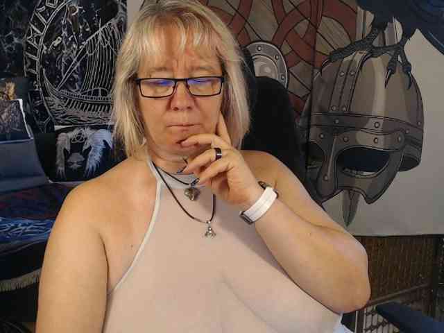 90dTitten webcam