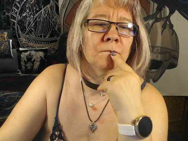 90dTitten webcam