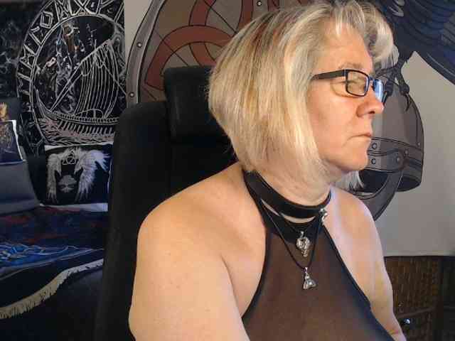 90dTitten webcam