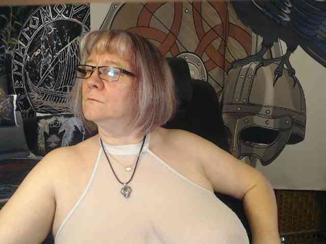 90dTitten webcam