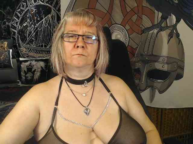 90dTitten webcam