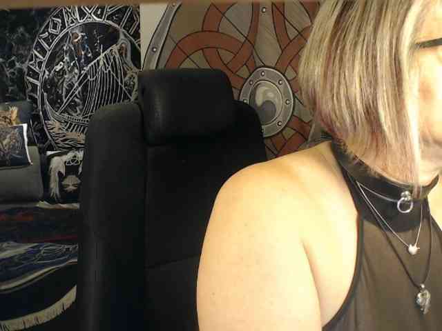 90dTitten webcam