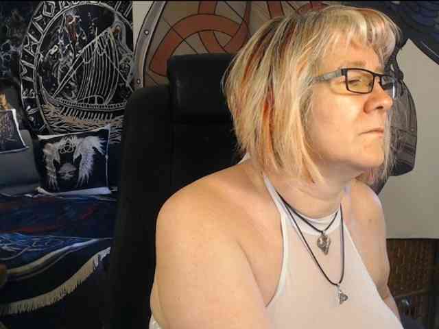 90dTitten webcam