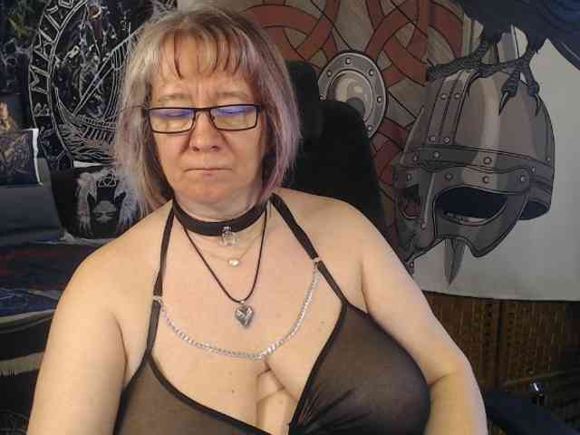 90dTitten webcam