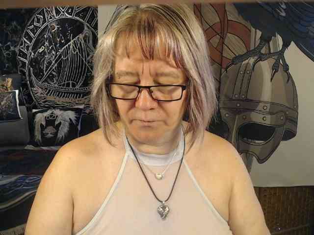 90dTitten webcam