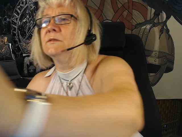 90dTitten webcam