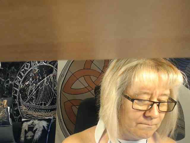90dTitten webcam