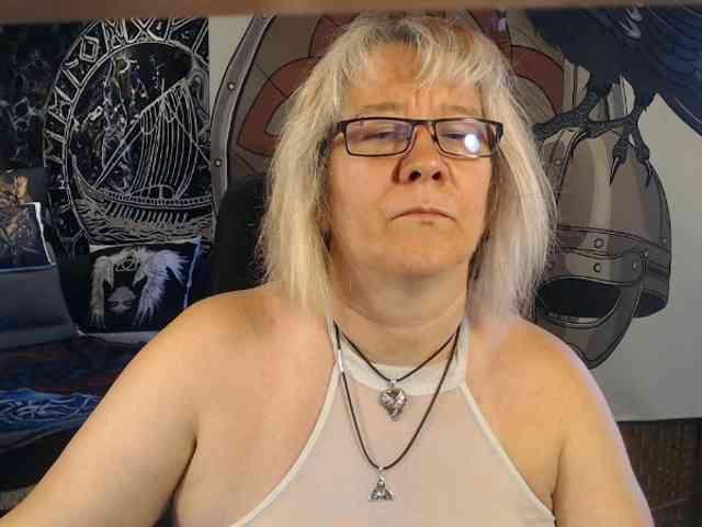 90dTitten webcam