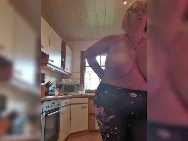 90dTitten webcam