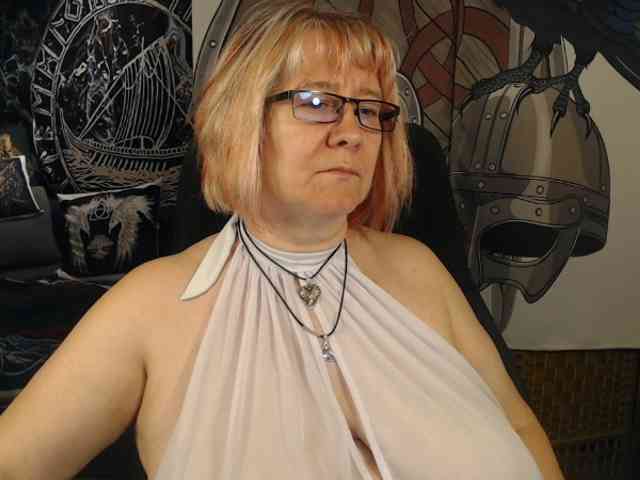 90dTitten webcam