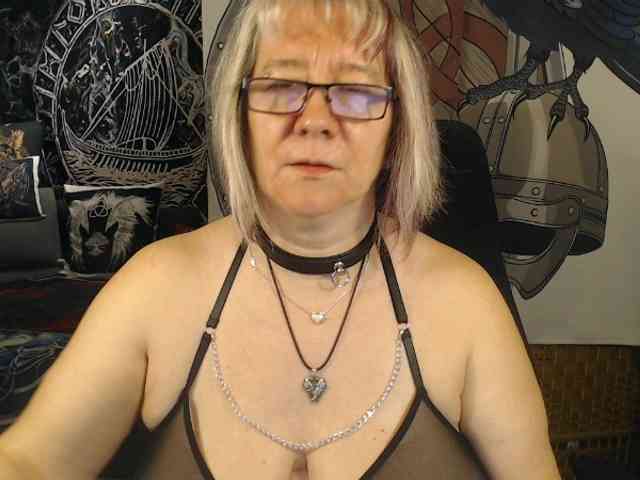 90dTitten webcam