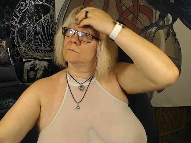 90dTitten webcam