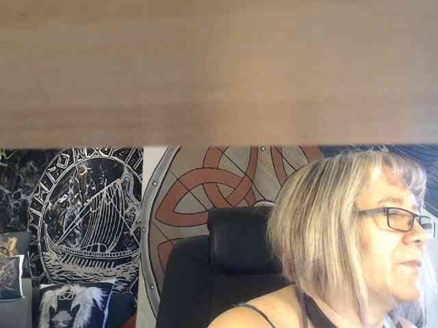 90dTitten webcam