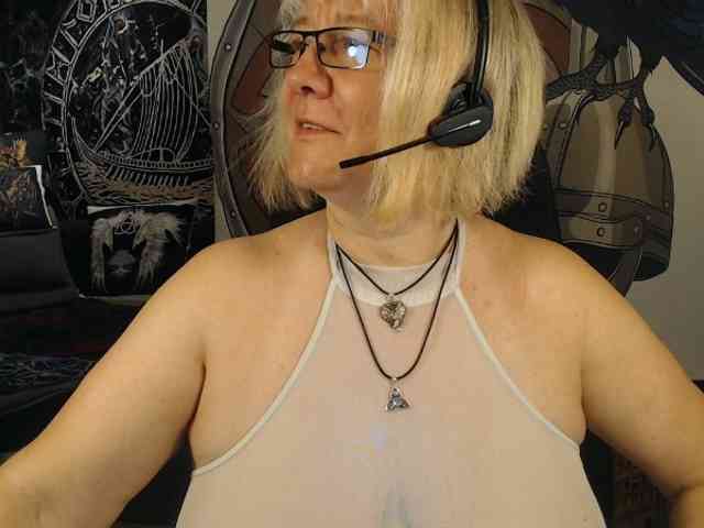 90dTitten webcam