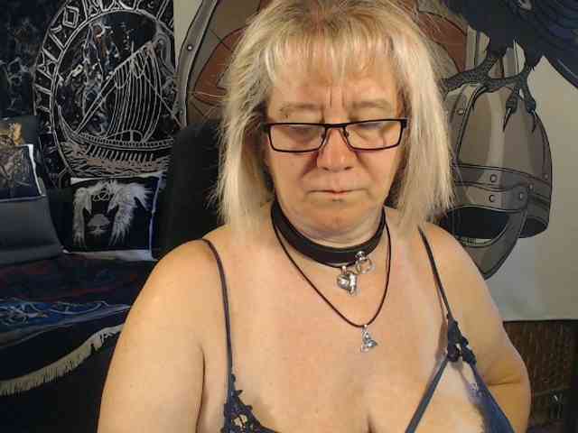 90dTitten webcam
