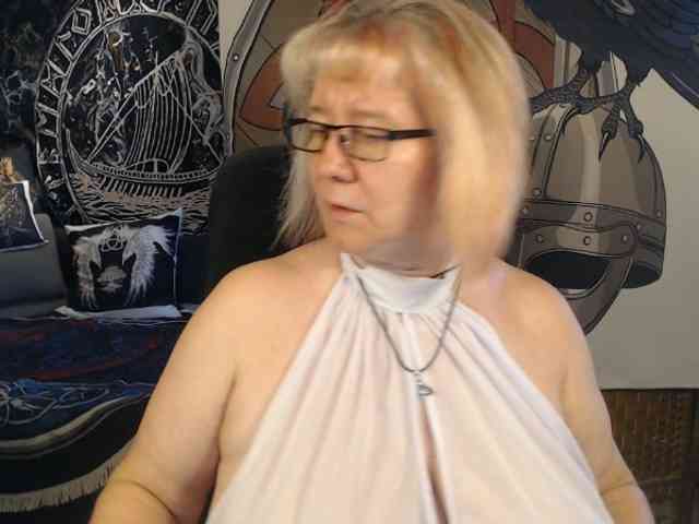 90dTitten webcam