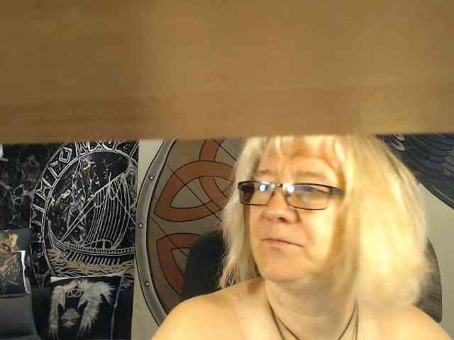 90dTitten webcam