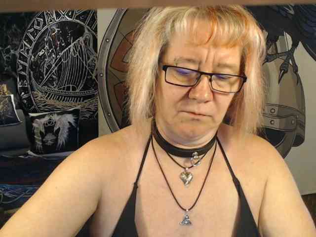 90dTitten webcam