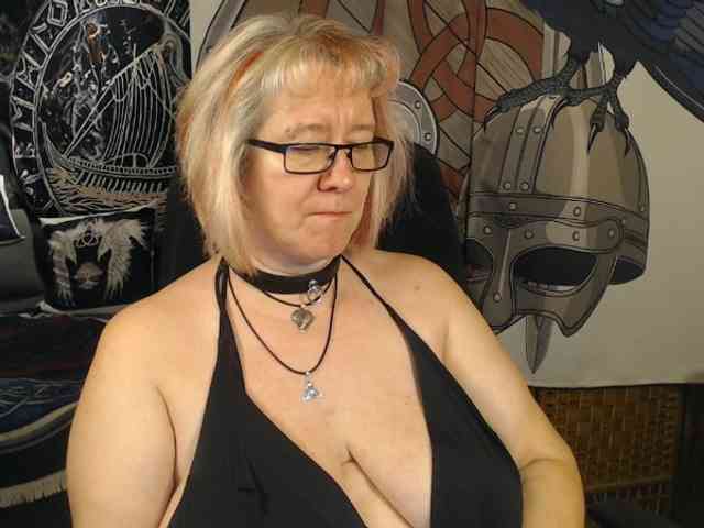 90dTitten webcam