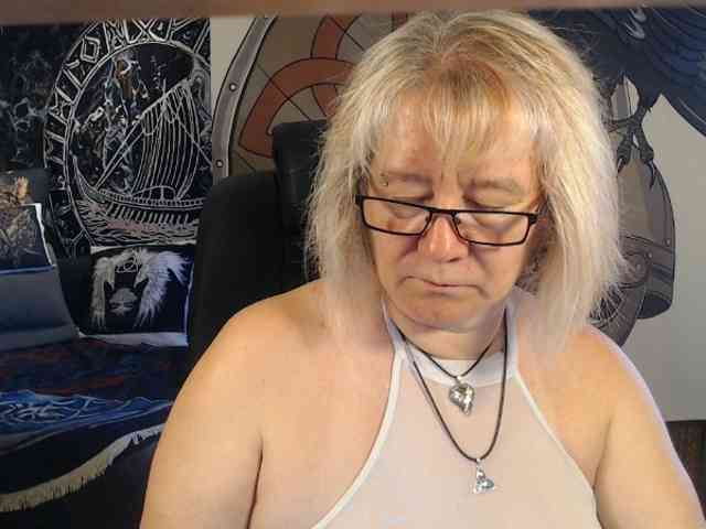 90dTitten webcam