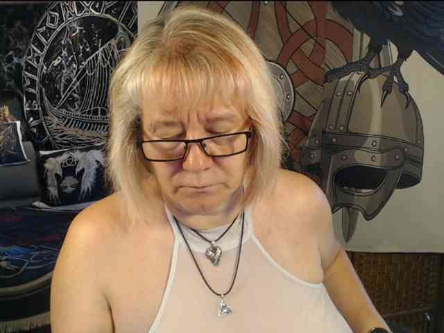 90dTitten webcam